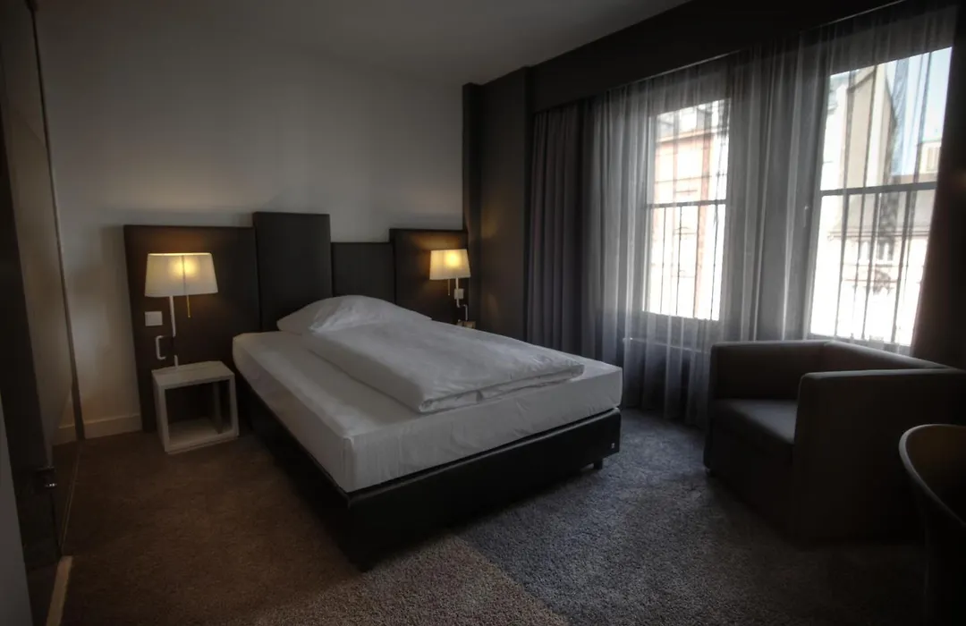 Hotel Bliss-1